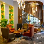 Parla Hotel *